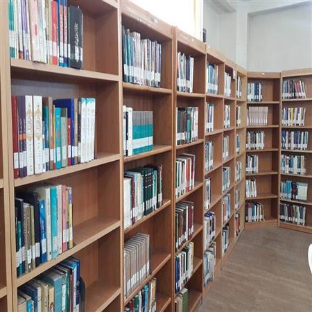 مخزن کتابخانه : شامل رده های مختلف کتاب می باشد که به ترتیب رده بندی دیویی در کتابخانه مرتب شده اند