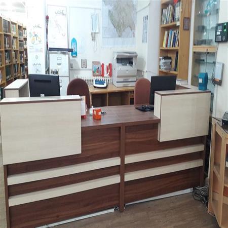 بخش امانت : در این خدمت، طبق ضوابط موجود تعداد مشخصی نسخه کتاب برای مدت معین به اعضا کتابخانه امانت داده می شود.امانت یا به صورت داخلی و برای مطالعه در سالن مطالعه است یا مطابق مقررات امانت برای خارج از کتابخانه انجام می شود. به کسانیکه به صورت موردی به کتابخانه مراجعه می کنند  هم خدمات در داخل کتابخانه انجام می شود.